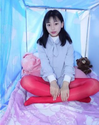 苹果韩国版_国产在线视频